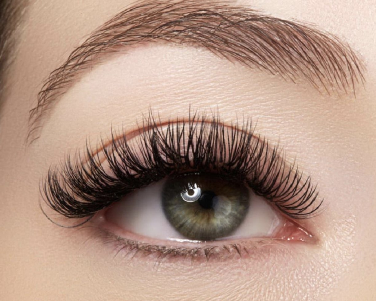 Embracing-delicate-flutter-with-wispy-volume-eyelash-extensions-2