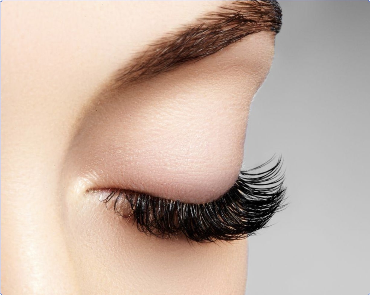 Embracing-delicate-flutter-with-wispy-volume-eyelash-extensions-3