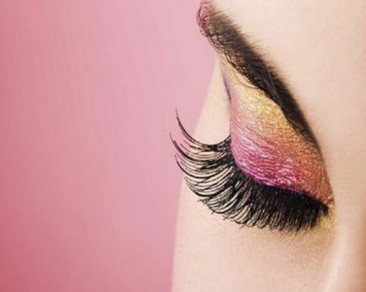 Embracing-delicate-flutter-with-wispy-volume-eyelash-extensions-6
