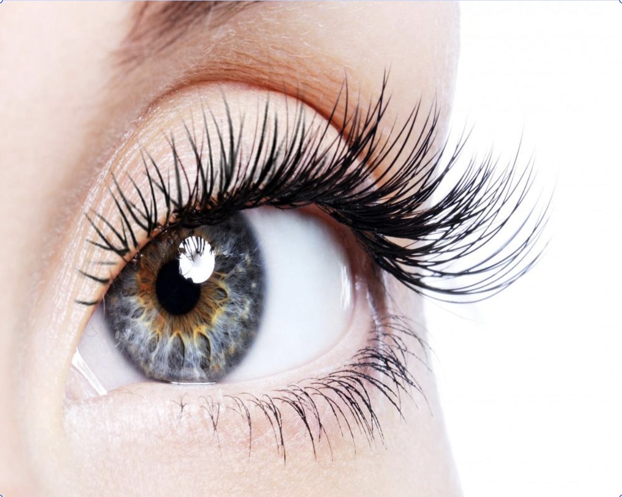 Embracing-delicate-flutter-with-wispy-volume-eyelash-extensions-7