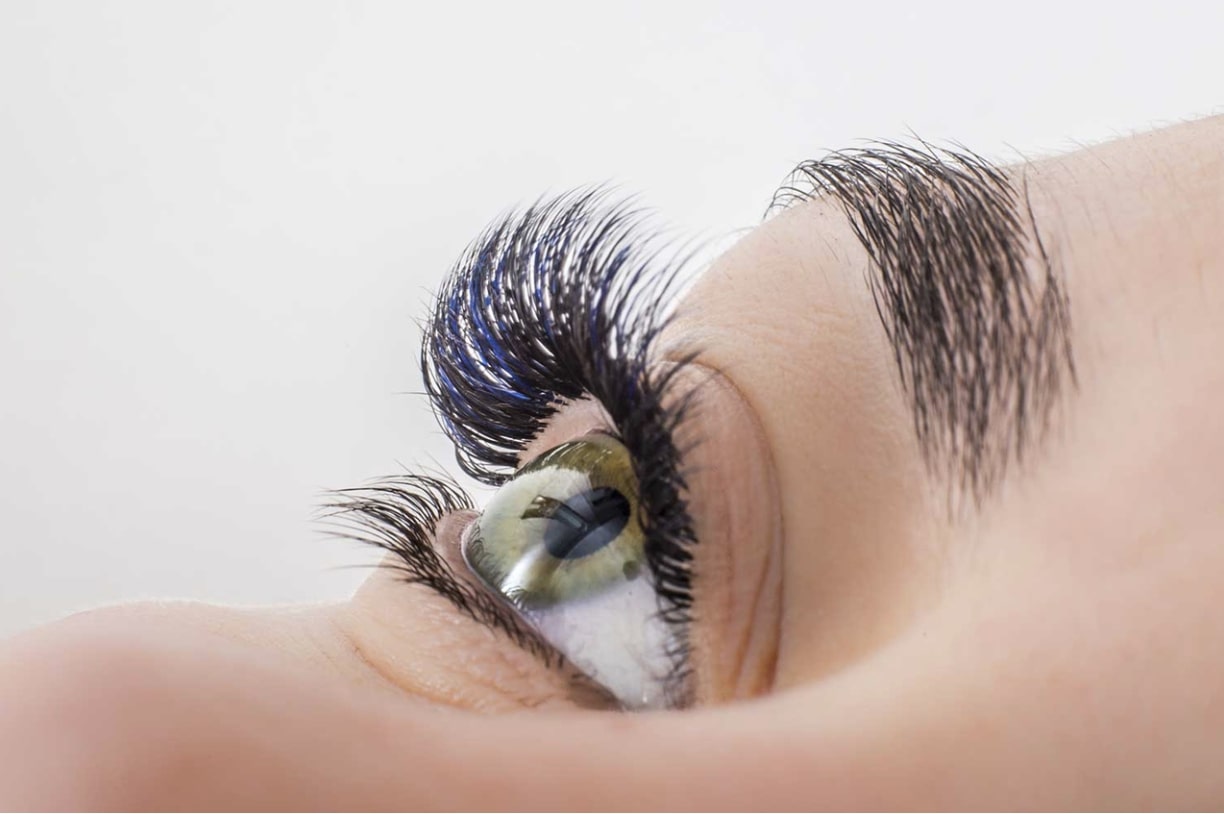 adding-depth-and-dimension-using-3d-volume-eyelash-extensions-2