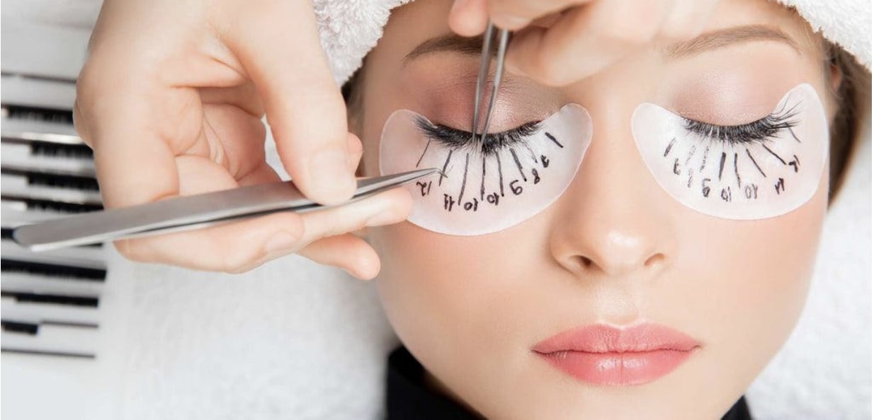 adding-depth-and-dimension-using-3d-volume-eyelash-extensions-3
