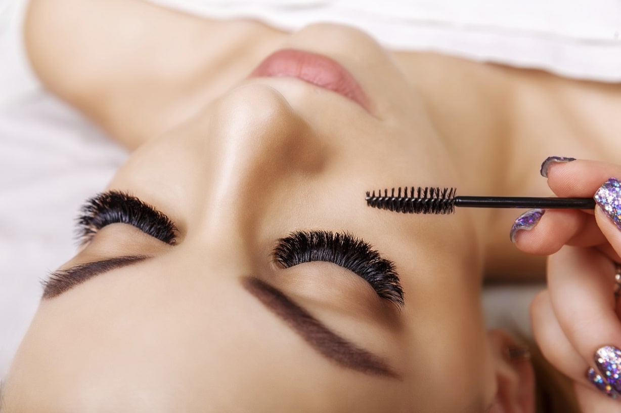 adding-depth-and-dimension-using-3d-volume-eyelash-extensions-5