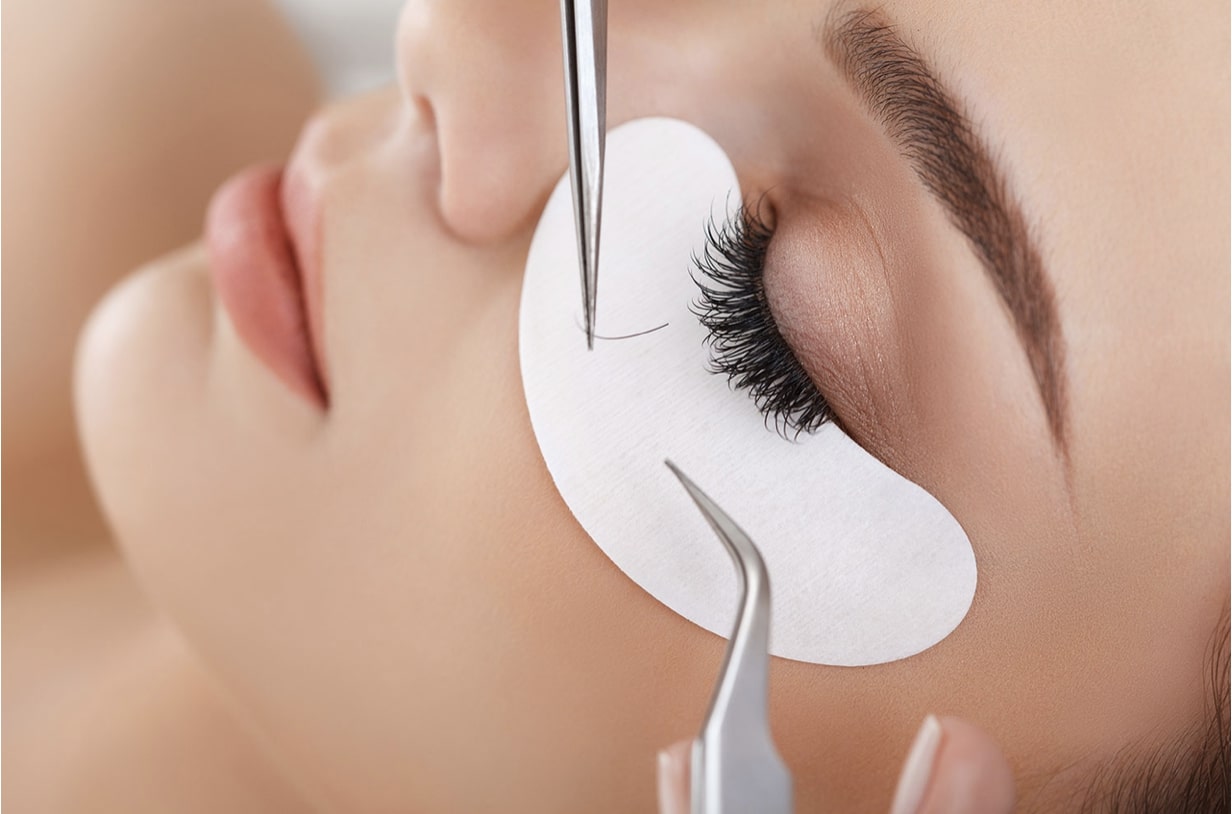 adding-depth-and-dimension-using-3d-volume-eyelash-extensions-7