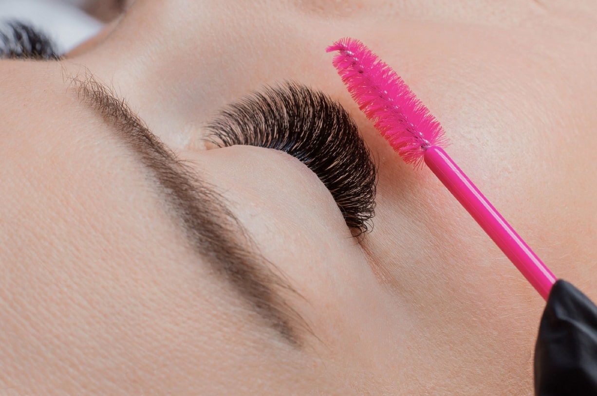 crafting-luxurious-fullness-with-russian-volume-eyelash-extensions-2