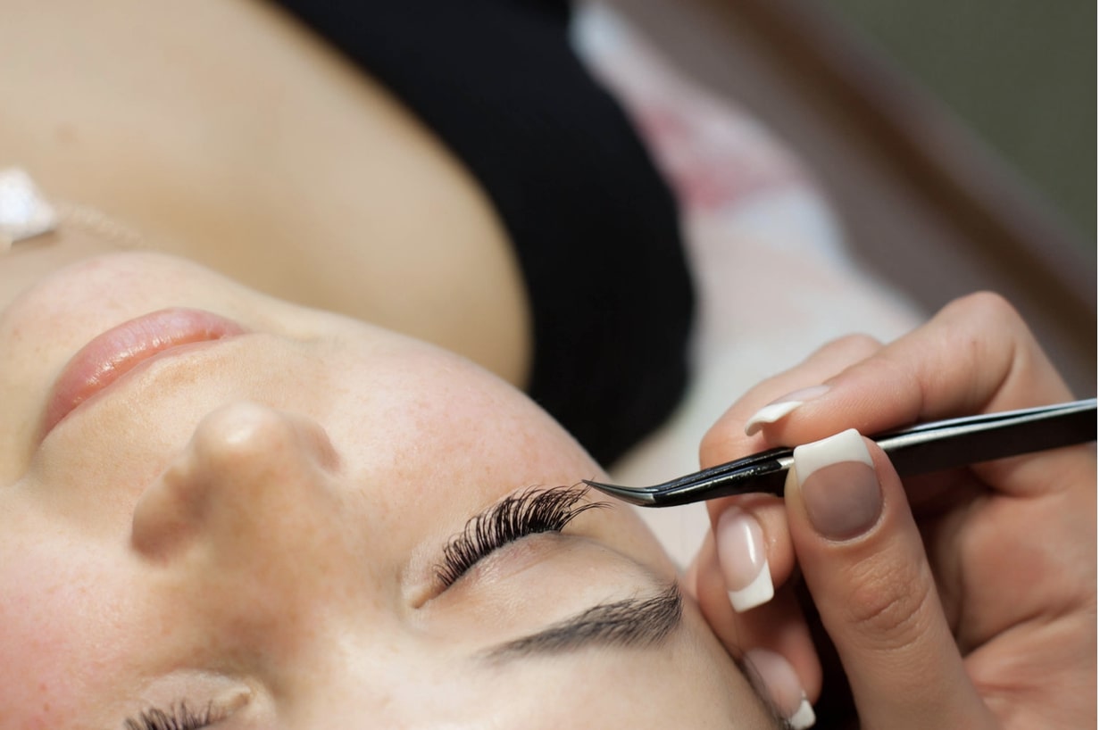 Playful and Cute Lashes with Doll Eye Volume Eyelash Extensions